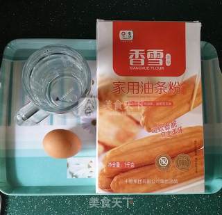 鸡蛋油条的做法步骤：1