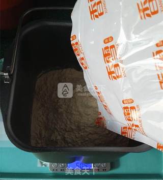 鸡蛋油条的做法步骤：2