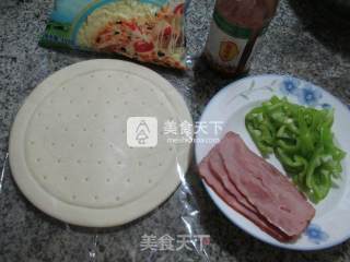 尖椒培根披萨的做法步骤：1
