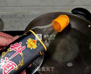 【莴笋炖鱿鱼肚条】的做法步骤：5