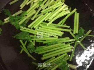 凉拌芹菜粉丝的做法步骤：3