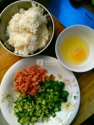 蛋炒饭的做法步骤：1