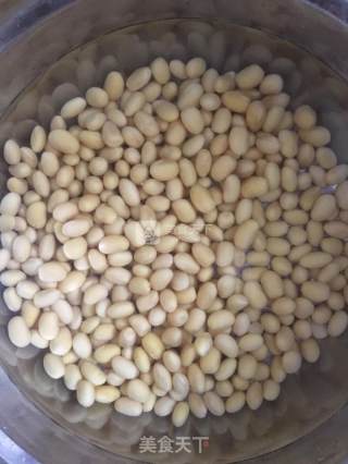 猪蹄炖黄豆的做法步骤：2