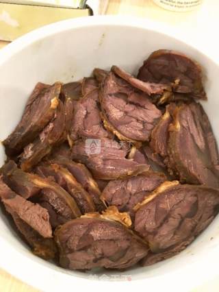 夏日之选--卤牛腱的做法步骤：5