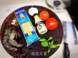 大虾意面的做法步骤：1