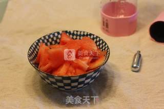 气泡西瓜汁的做法步骤：1