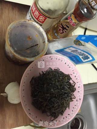 凉拌海带丝的做法步骤：1