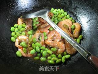 毛豆炒鲜虾的做法步骤：10