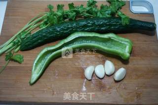 凉拌肘子的做法步骤：2