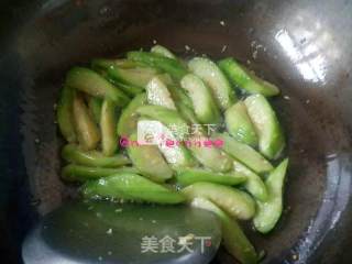 丝瓜炒鸡蛋的做法步骤：6