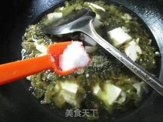 猪肉酸菜豆腐汤的做法步骤：6