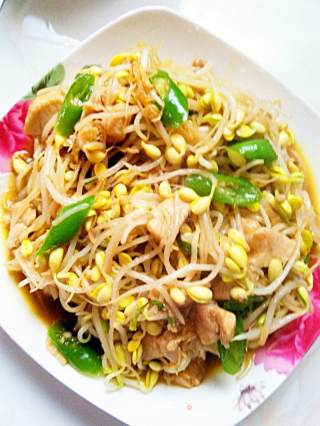 鸡丁炒豆芽的做法步骤：10