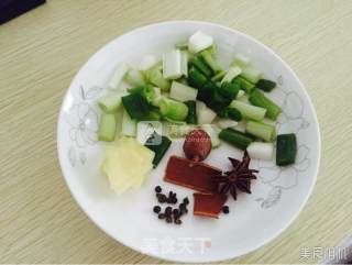 红烧排骨的做法步骤：1