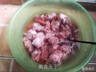 红烧排骨的做法步骤：2