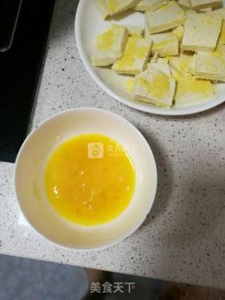 黄金锅贴豆腐的做法步骤：2
