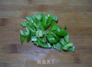 尖椒炒菜花的做法步骤：3