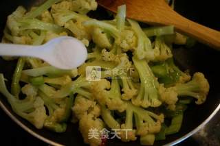 尖椒炒菜花的做法步骤：6