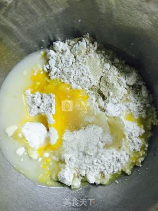 培根肉松面包~好吃的不得了的做法步骤：1