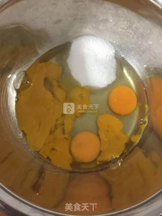 无油全蛋巧克力纸杯蛋糕的做法步骤：2