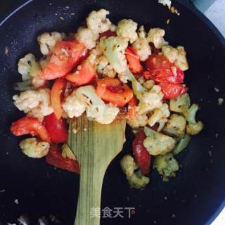西红柿炒菜花的做法步骤：6