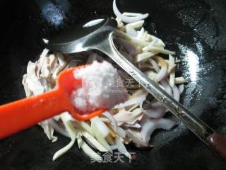 洋葱猪肚炒茭白的做法步骤：9