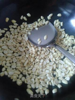 花生酥的做法步骤：2