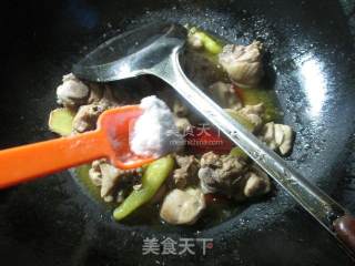 泡椒炒鸡块的做法步骤：8