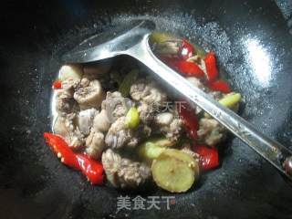 泡椒炒鸡块的做法步骤：9