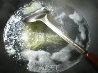 土豆炒鲜虾的做法步骤：2