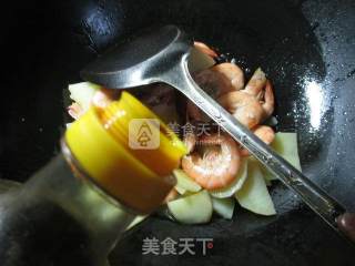 土豆炒鲜虾的做法步骤：6
