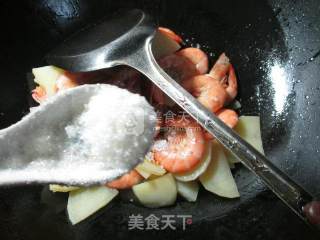 土豆炒鲜虾的做法步骤：8
