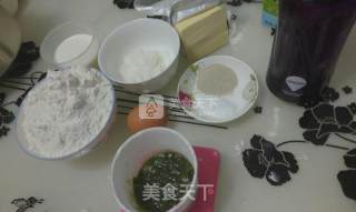 菠菜汁餐包的做法步骤：1