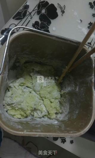 菠菜汁餐包的做法步骤：2