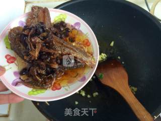 豆豉鲮鱼油麦菜的做法步骤：9