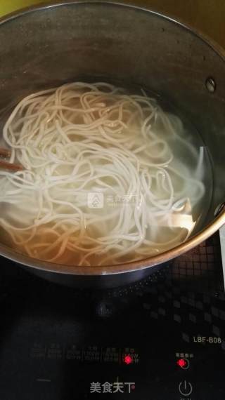 榨菜肉丝面的做法步骤：7