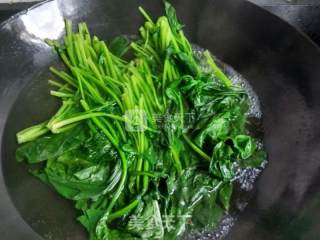 菠菜酱包的做法步骤：1