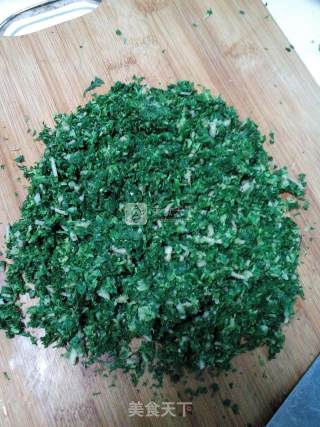 烫面荠菜煎饺的做法步骤：4