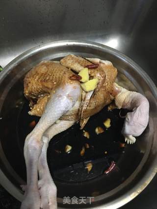 电饭煲烤鸡的做法步骤：2