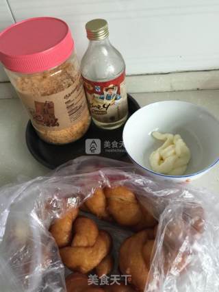 手撕麻花的做法步骤：1