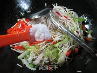 猪肉白菜炒面的做法步骤：6