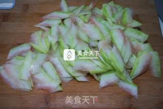 西瓜皮炒尖椒的做法步骤：4