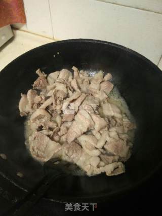 家常小炒肉的做法步骤：3