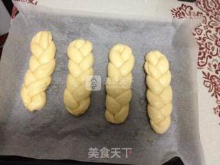 培根玉米沙拉辫子面包的做法步骤：5