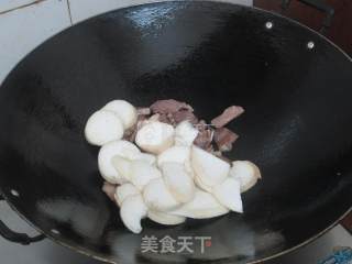 杏鲍菇炒肉片的做法步骤：7