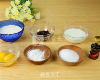 香草酸奶油樱桃冰淇淋的做法步骤：1