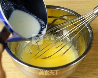 香草酸奶油樱桃冰淇淋的做法步骤：4