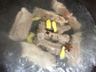 蒜泥拌排骨的做法步骤：4