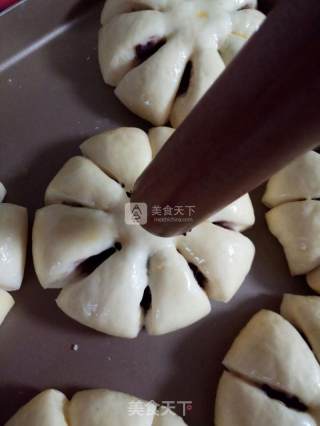豆沙面包的做法步骤：11