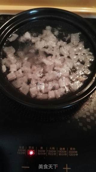 猪肉小葱灌汤包的做法步骤：1