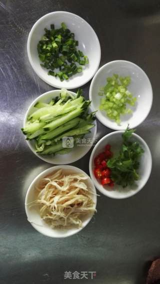 鸡丝凉面的做法步骤：2